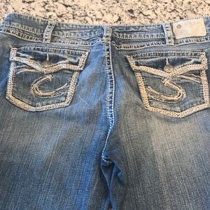 Silver Suki Flap 17” Jeans Size 22/33